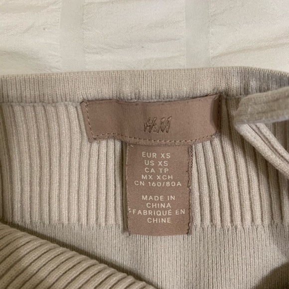 h&m tank🤍 - Picture 3 of 3